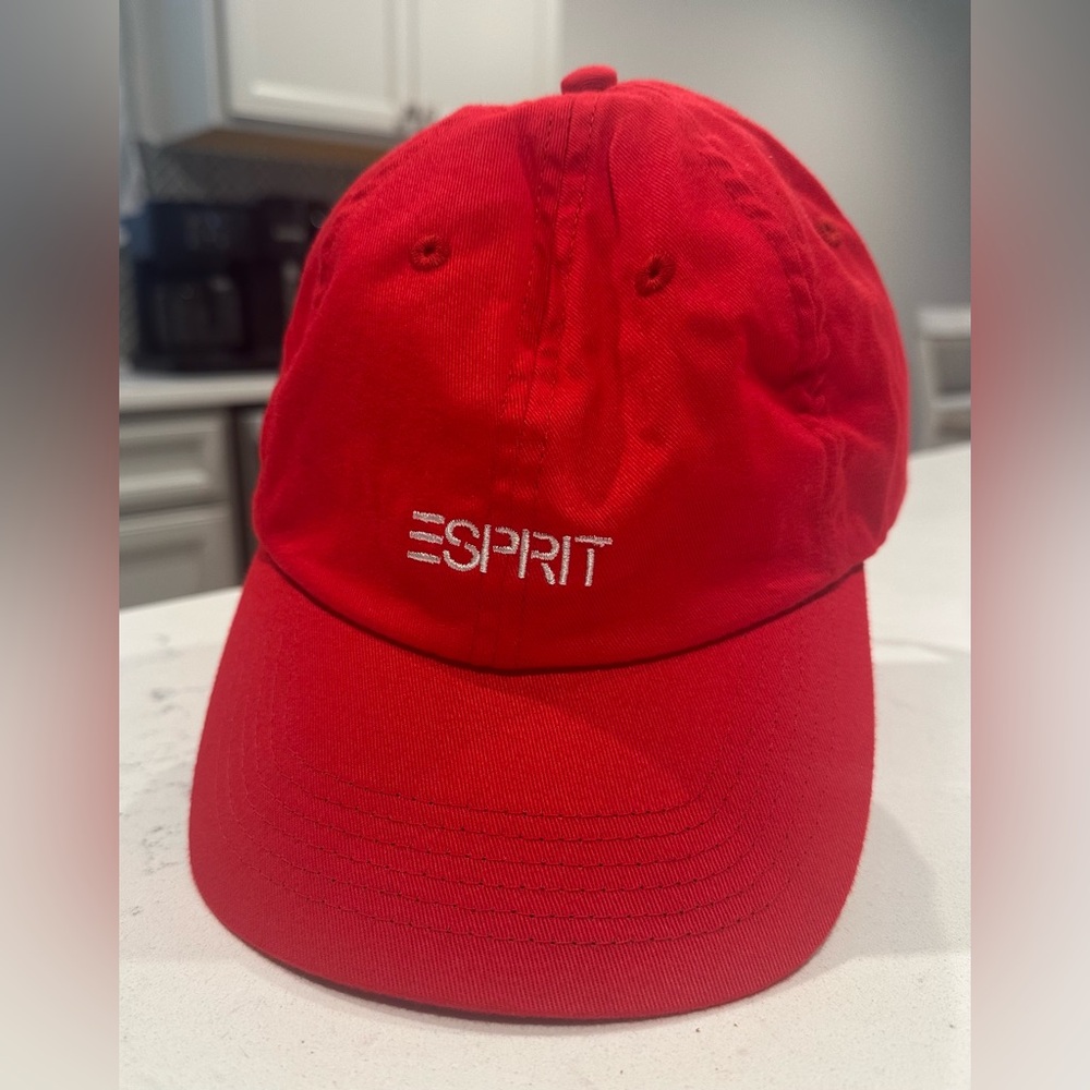 Esprit Red Hat